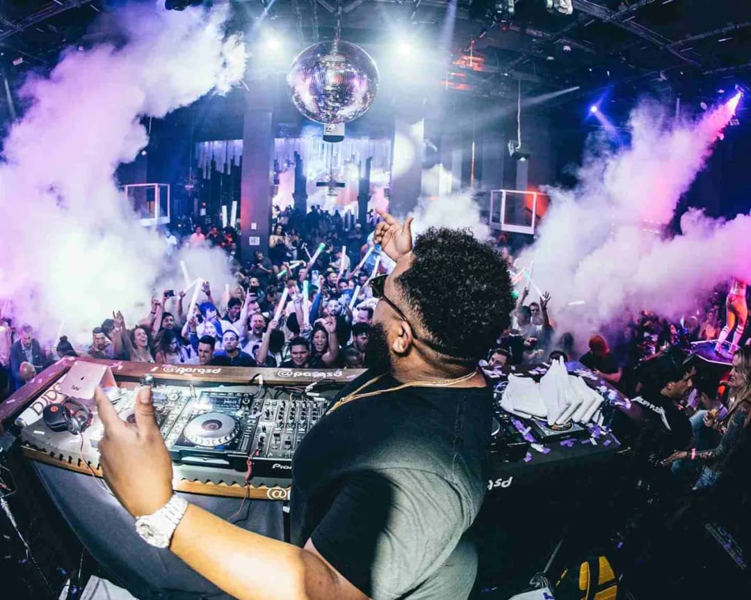 Bar Instytut: Świetna zabawa w sercu nocnego życia Warszawy