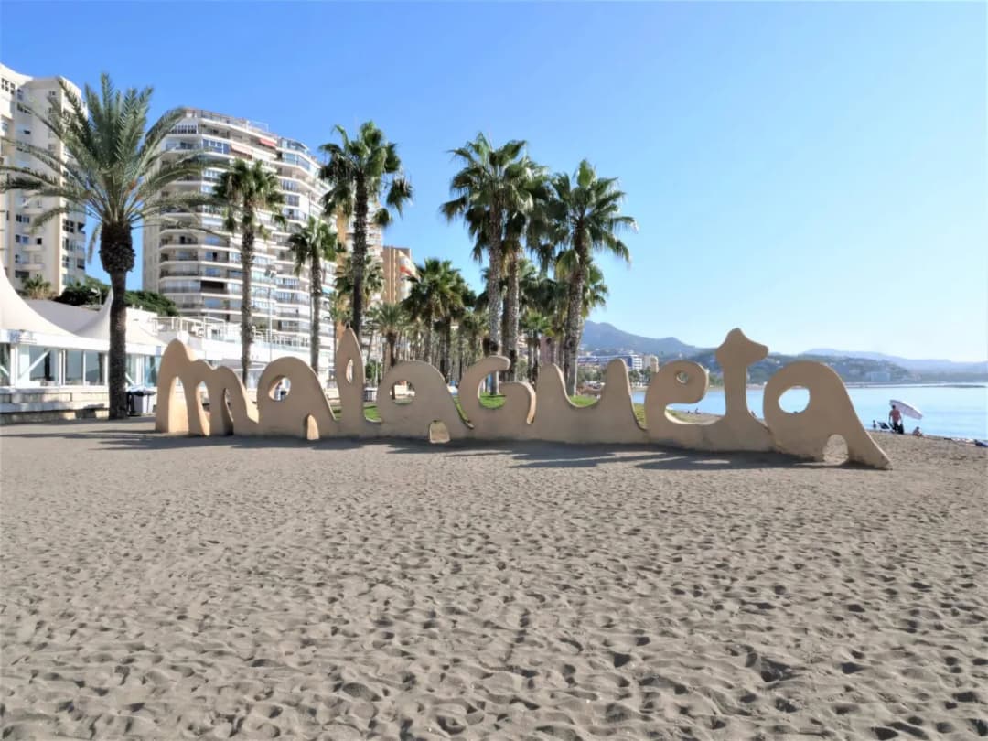 Najpiękniejsze plaże w Maladze: Twój idealny wypoczynek na Costa del Sol