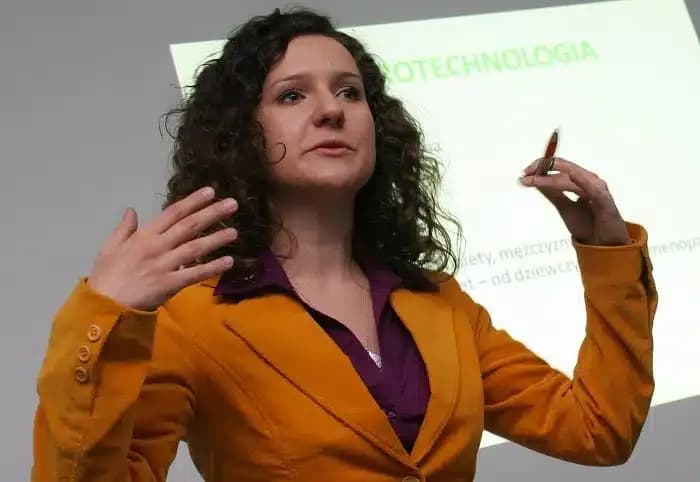 Kim jest żona Cejrowskiego? Poznaj Joannę Najfeld i jej działalność