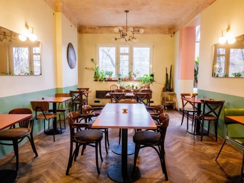 Eden Warszawa - wyjątkowa restauracja wegetariańska na Saskiej Kępie