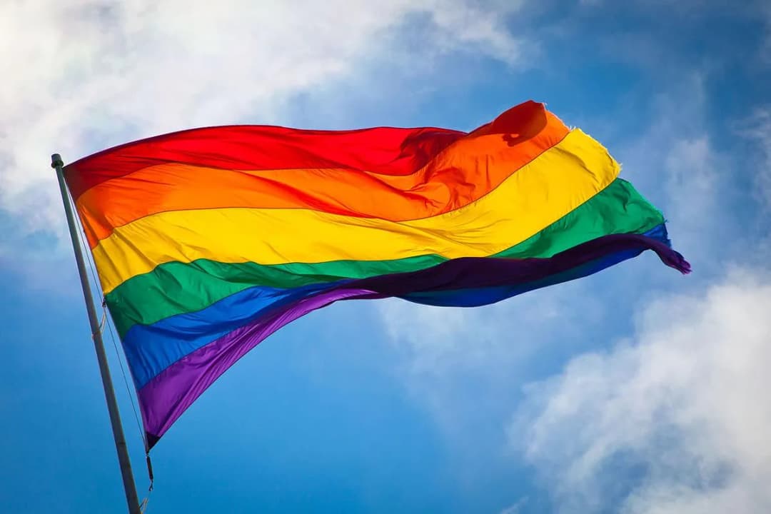 Co oznacza tęcza LGBT? Symbolika, historia i znaczenie dla społeczności