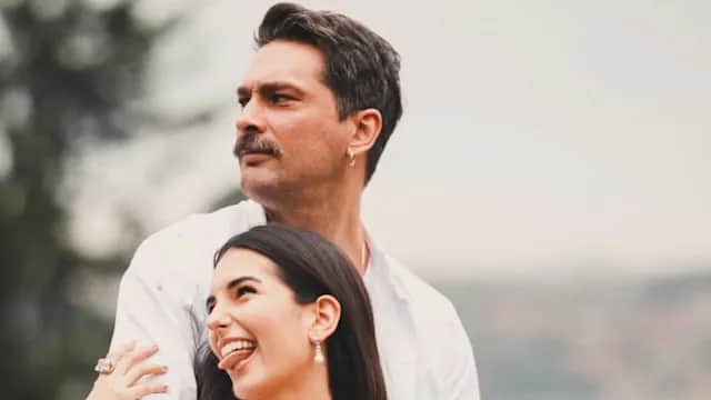 Onur Tuna czy ma żonę? Prawda o jego związku z Yasemin Yazıcı