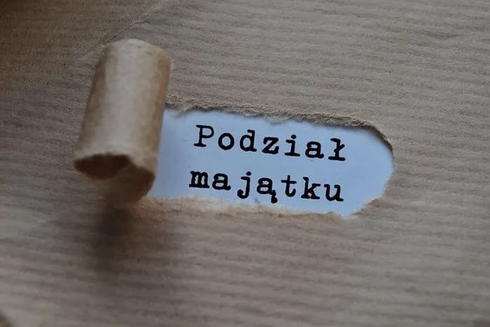 Jak pozbawić żonę majątku? Kluczowe informacje o podziale majątku