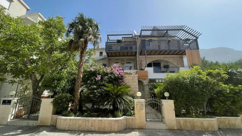 Villa Jadranka Tucepi: Luksusowy wypoczynek nad Adriatykiem