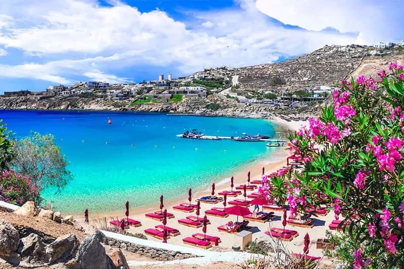 Najlepsze plaże Mykonos: raj dla miłośników słońca i morza