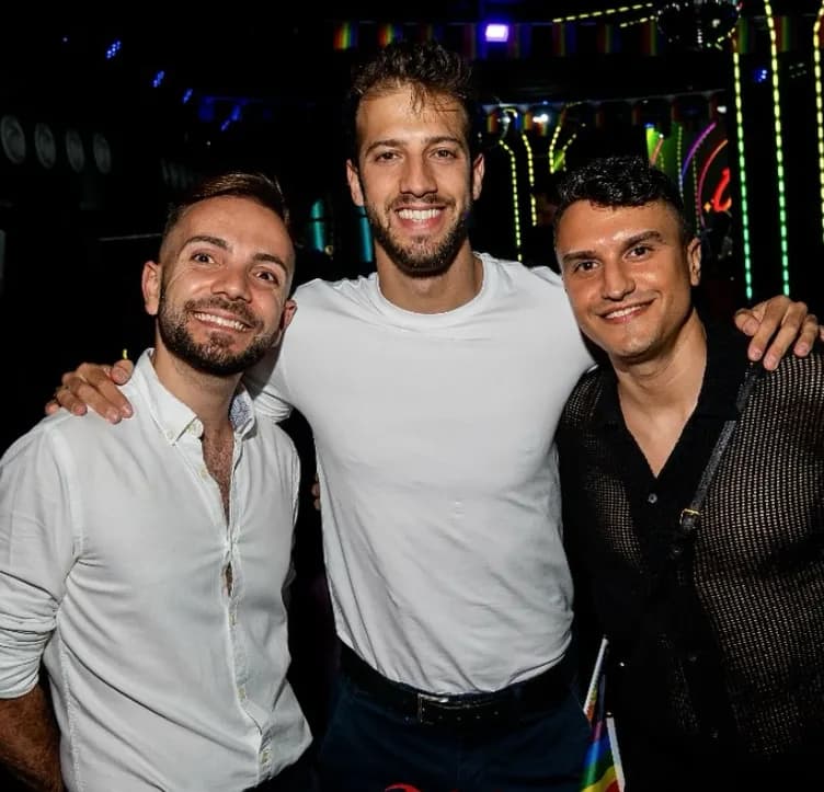 Gay Barcelona - kompletny przewodnik po najlepszych barach i klubach LGBTQ+